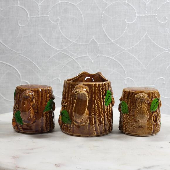 Vtg Squirrel Salt Pepper Shakers Creamer Set Souvenir Canada Hand Painted Cabin - Picture 11 of 16